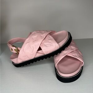 New Louis Vuitton Paseo Comfort Sandal 💯 AUTHENTIC New never worn